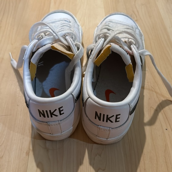 Nike Blazers Sneakers - Picture 2 of 3